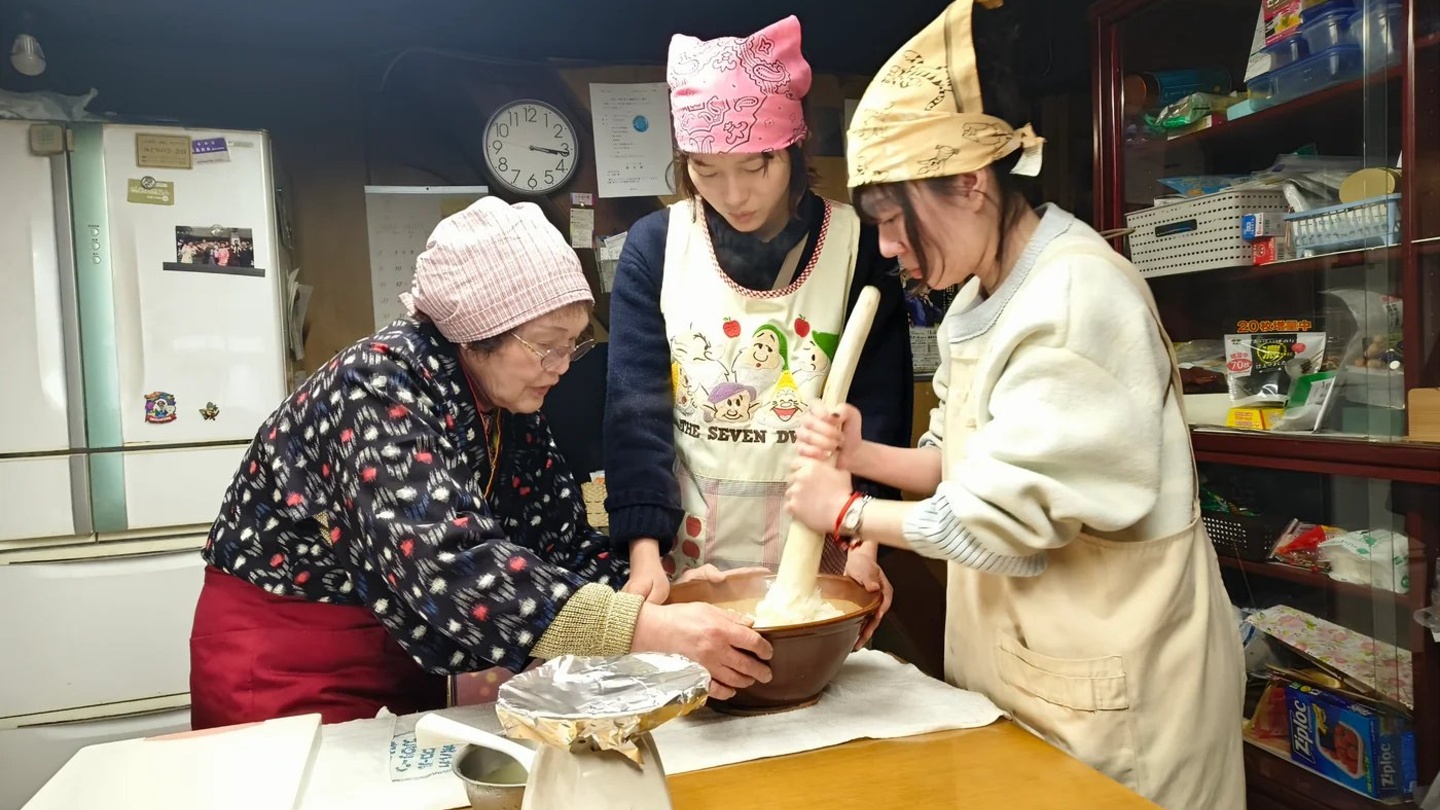 大館｜圍爐裡的秋田味：農家媽媽烤米棒手作體驗・比內地雞火鍋饗宴與地酒交流 044