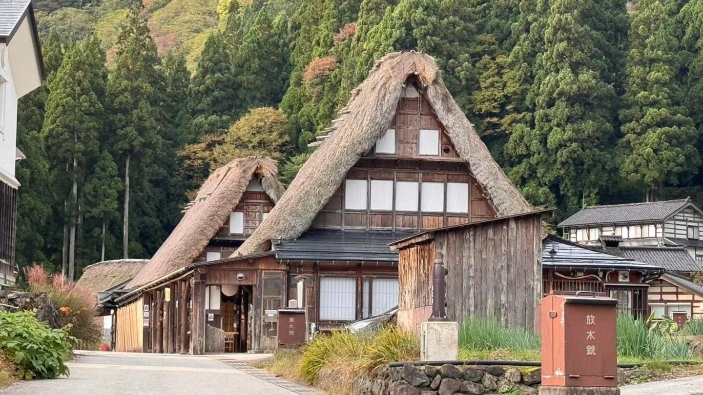 富山縣五箇山合掌村傳統民居體驗｜住進百年合掌造老宅