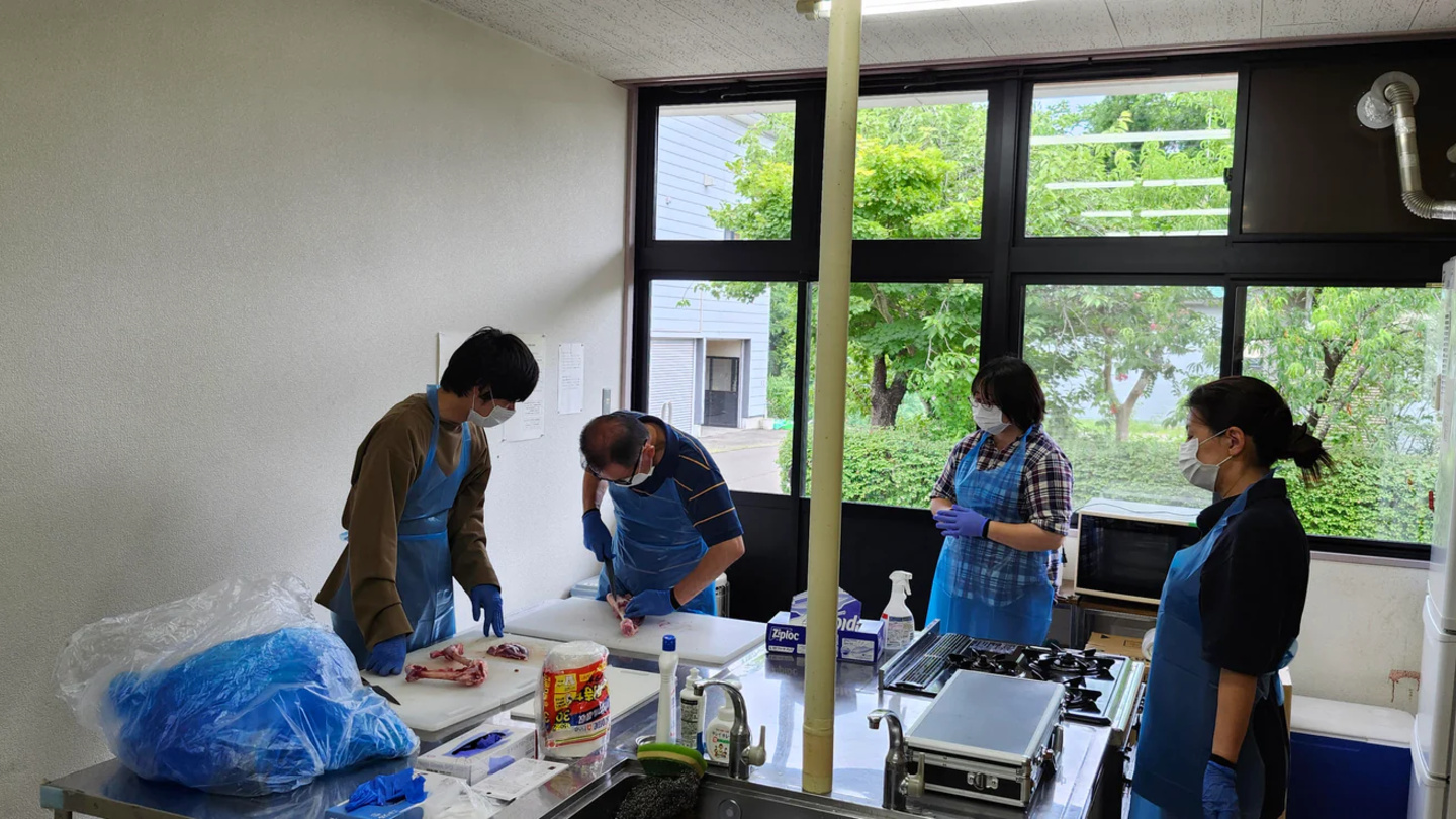 秋田阿仁「又鬼」文化體驗｜從熊蹤尋覓、山菜料理到冬季竹編雪鞋健行